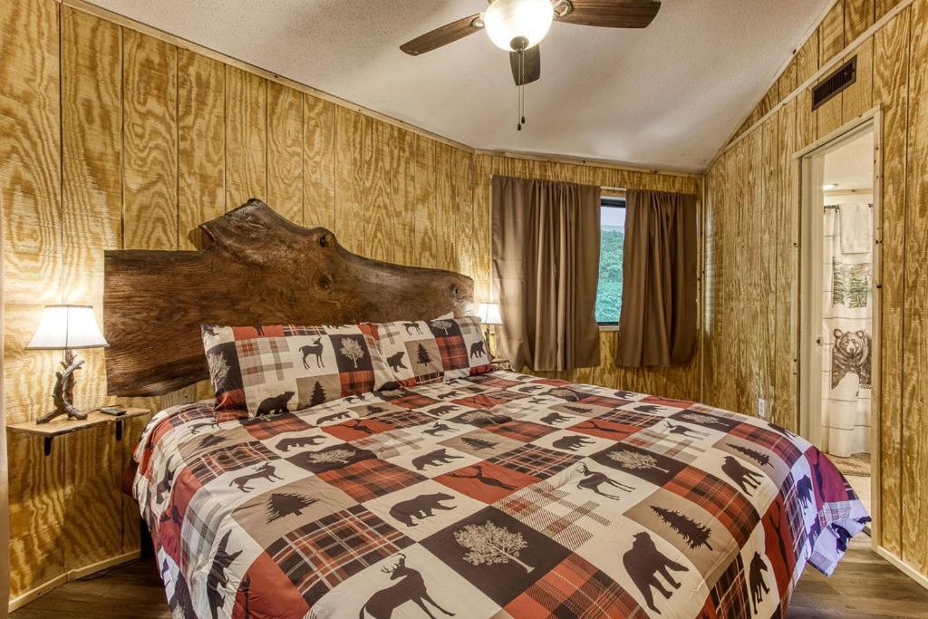 Вилла Three Bears Den, Hot Tub, Pool Table, Pool Access, 1089 Free Tickets Each Paid Day, Dollywood Inclu Гатлинбург Экстерьер фото