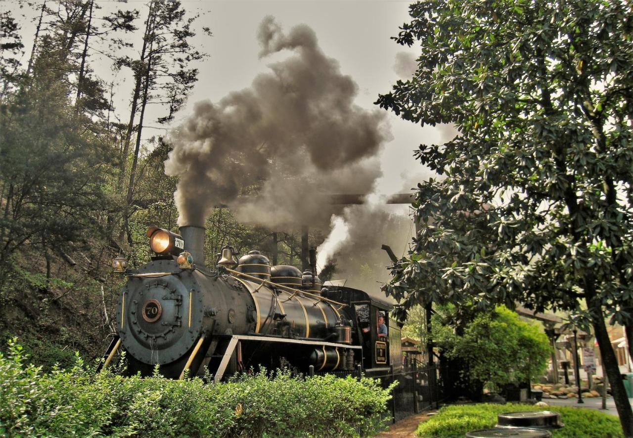 Вилла Three Bears Den, Hot Tub, Pool Table, Pool Access, 1089 Free Tickets Each Paid Day, Dollywood Inclu Гатлинбург Экстерьер фото