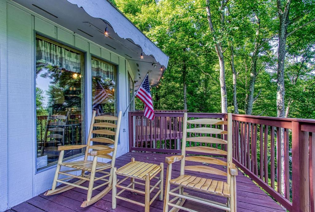 Вилла Three Bears Den, Hot Tub, Pool Table, Pool Access, 1089 Free Tickets Each Paid Day, Dollywood Inclu Гатлинбург Экстерьер фото
