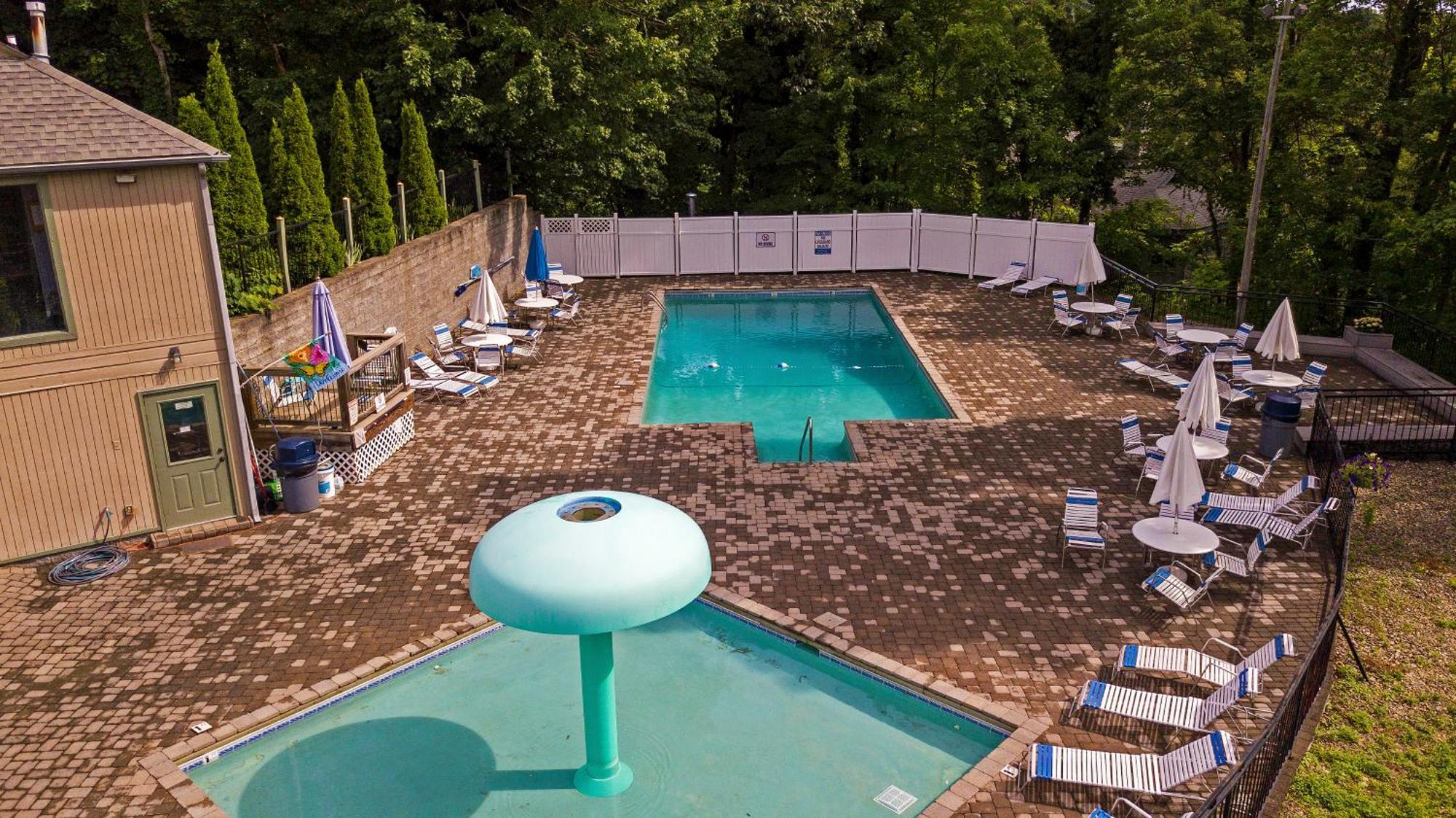 Вилла Three Bears Den, Hot Tub, Pool Table, Pool Access, 1089 Free Tickets Each Paid Day, Dollywood Inclu Гатлинбург Номер фото