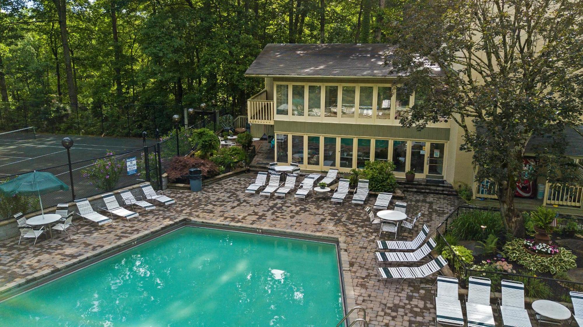 Вилла Three Bears Den, Hot Tub, Pool Table, Pool Access, 1089 Free Tickets Each Paid Day, Dollywood Inclu Гатлинбург Номер фото